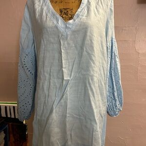Light Blue V-Neck Tunic with Eyelet Sleeves